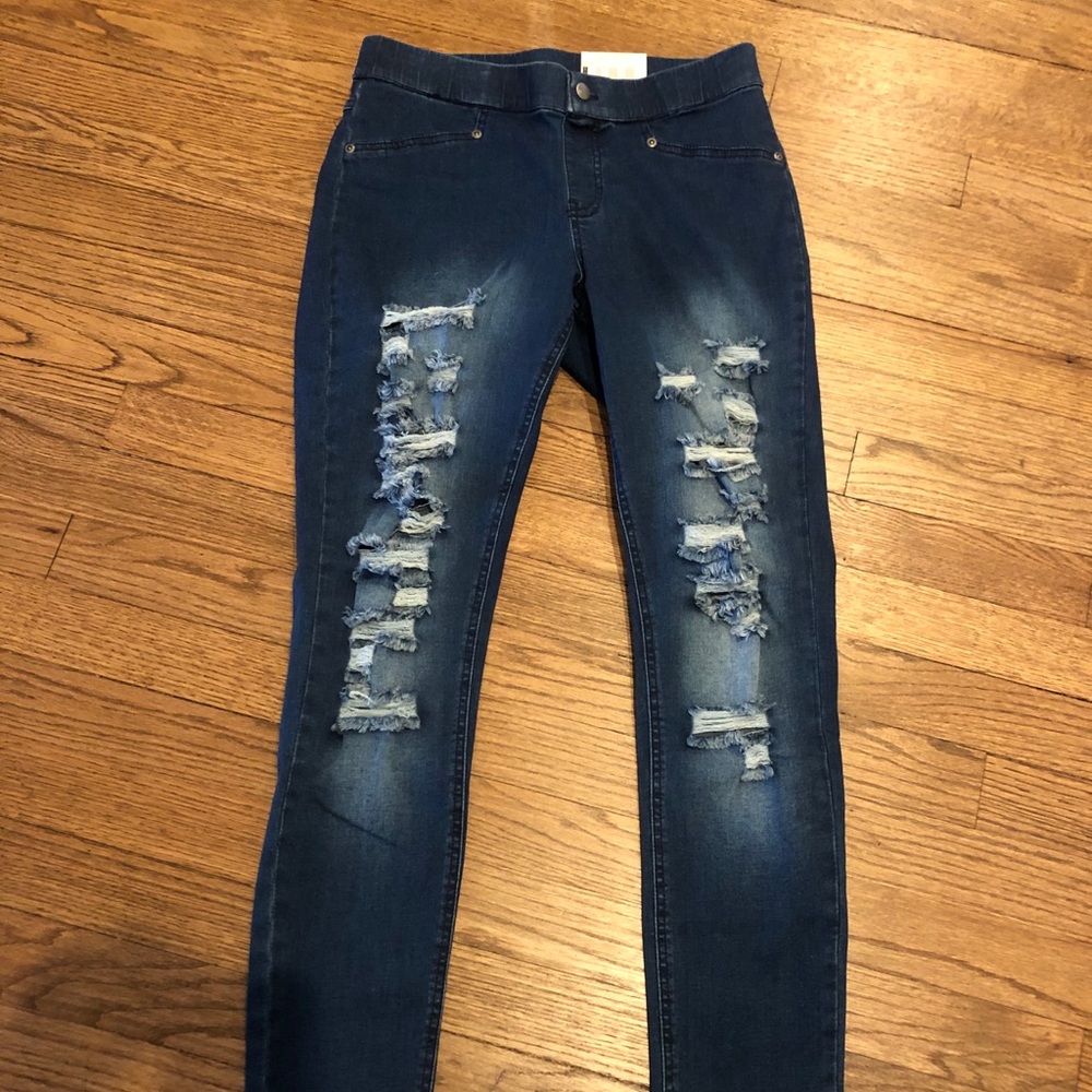 NWT Hue ripped Jeggings